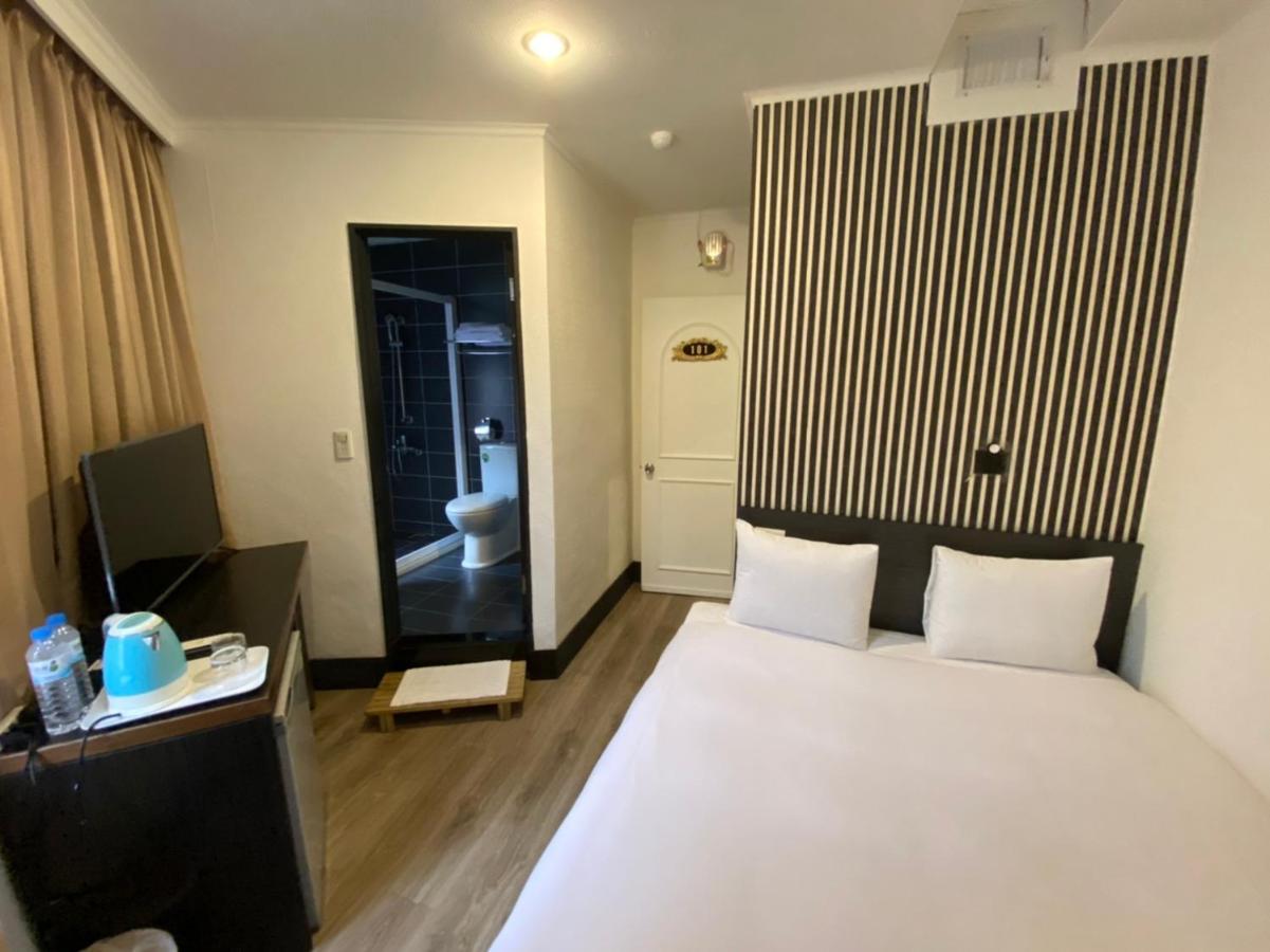 Queens Hotel Tajpej Kültér fotó
